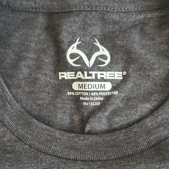 Real tree long sleeve shirt men’s size medium with flag on back - Picture 6 of 7